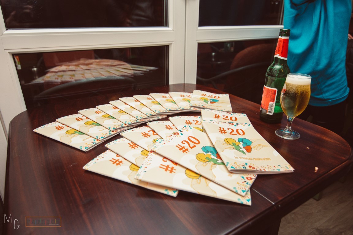 17.2. Osrednji večer. Vinske vibracije, predstavitev pesniške zbirke & koncert Back to black